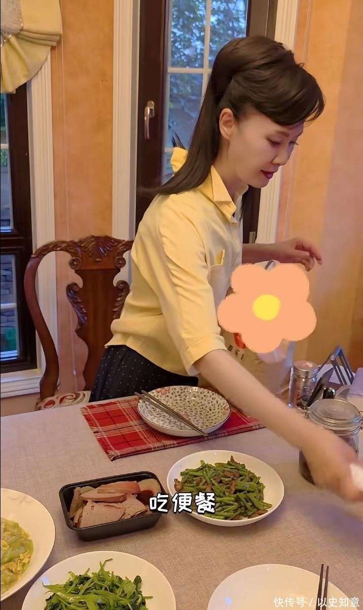 墅做饭颠勺打蛋样样精通二婚老公年轻帅气爱游戏app入口59岁于文华在北京别(图12)